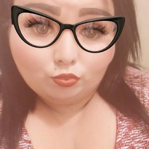 Meet your Posher, Chestine